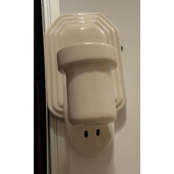 PAULDING 1930s White Porcelain wall Sconce - Picture 3 of 9
